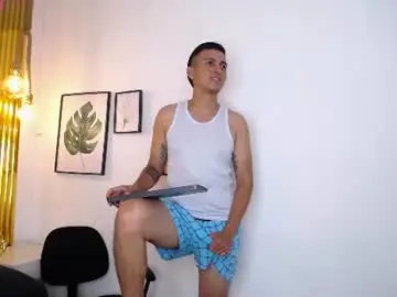 Chaturbate Live Sex Cam of dereck_smithh