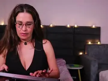 Chaturbate Live Sex Cam of lady_boobs1