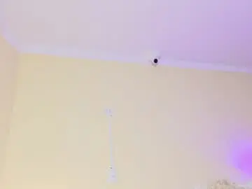 Chaturbate Live Sex Cam of maithe_022