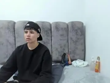 Chaturbate Live Sex Cam of bruno_cruz
