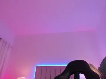 Chaturbate Live Sex Cam of taylor_jonnees