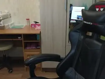 Chaturbate Live Sex Cam of golden_boyyy21