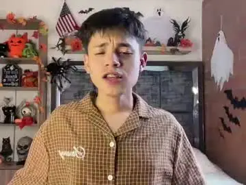 Chaturbate Live Sex Cam of andy_belier