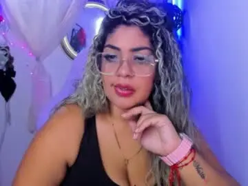 Chaturbate Live Sex Cam of latinamav22