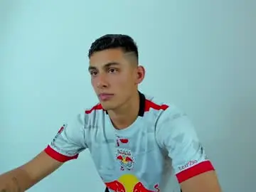 Chaturbate Live Sex Cam of max_wild01