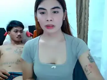 Chaturbate Live Sex Cam of mikhayla_and_zeus_room