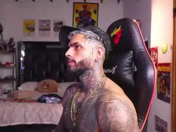 Chaturbate Free Porn Cam of logan_hugh8