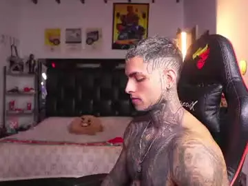 Chaturbate Best live sex cam show of logan_hugh8