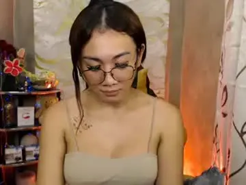 Chaturbate Adult Video Chat of pia_worthsback
