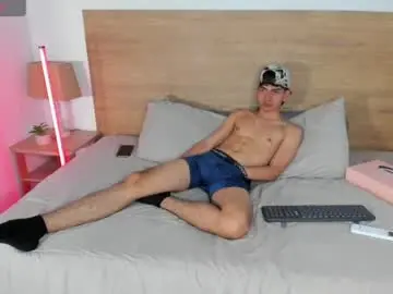 Chaturbate Live Sex Cam of ethan__carter