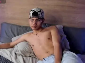 Chaturbate Live Sex Cam of ethan__carter