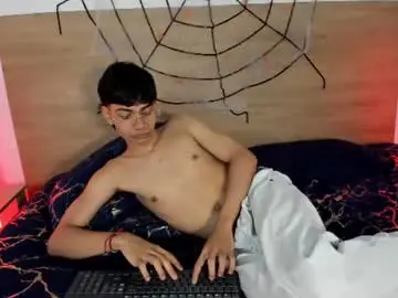 Chaturbate Live Sex Cam of ethan__carter