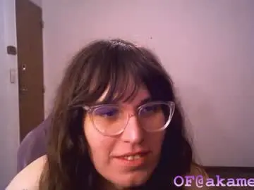 Chaturbate Sex Cam of akamedolle
