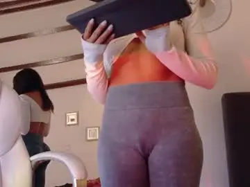 Chaturbate Watch Live Sex Cams of lia_tinez