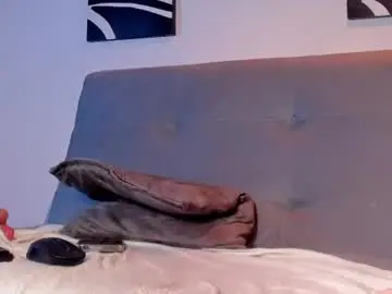 Chaturbate Live Sex Cam of drakewit1