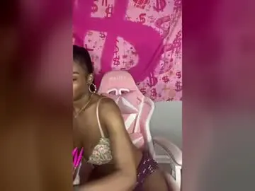 Chaturbate Live Sex Cam of samanthaporsha
