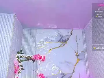 Chaturbate Live Sex Cam of chiara_tay