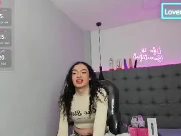 Chaturbate Free Porn Cam of scarletcherry18