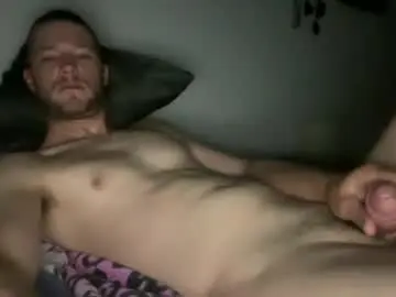 Chaturbate Live Sex Cam of tommygunzsolo