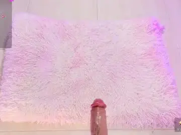 Chaturbate Live Sex Cam of vivi_luv