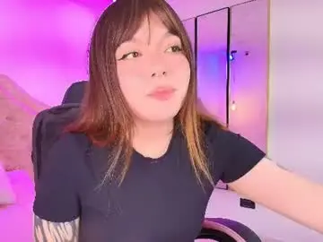 Chaturbate Live Sex Cam of fluffy_bubble21