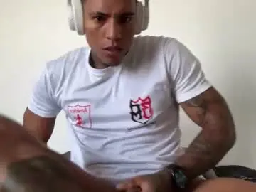 Chaturbate Free Porn Cam of jhondenis17