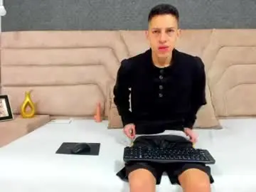 Chaturbate Free Live Porn of thiagos19
