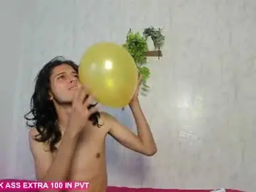 Chaturbate Live Porn of dady_show69