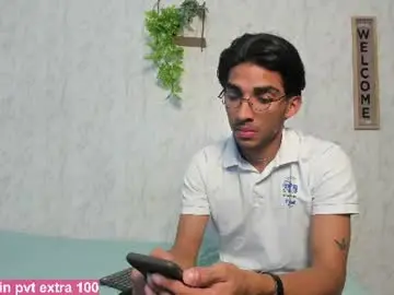 Chaturbate Live Porn of dady_show69