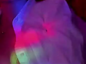 Chaturbate Live Sex Cam of illegalbeauty87