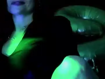 Chaturbate Best live sex cam show of illegalbeauty87