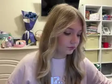 Chaturbate Sex Cam of maisiehtwe