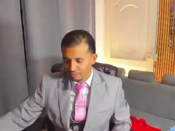 Chaturbate Live Sex Cam of hiddenoffice