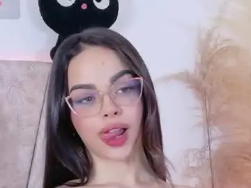 Chaturbate Live Sex Cam of maddie_evanss