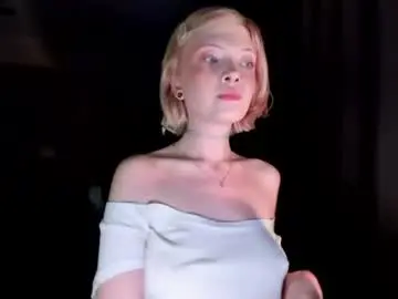 Chaturbate Nude Webcam of annalucasshow