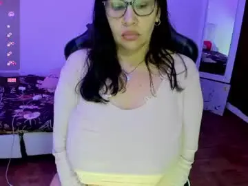 Chaturbate Private Sex Chat of esmeralda_milf1