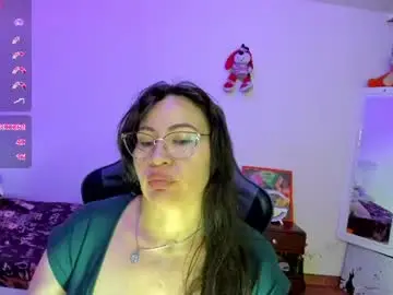 Chaturbate Adult Webcam of esmeralda_milf1