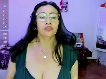 Chaturbate Live Sex Cam of esmeralda_milf1