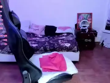 Chaturbate Watch Live Sex Cams of esmeralda_milf1