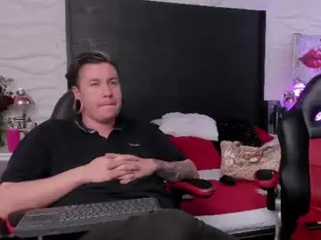 Chaturbate Live Sex Cam of inkedsinners_