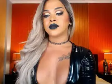 Chaturbate Live Sex Cam of urmajestytyra