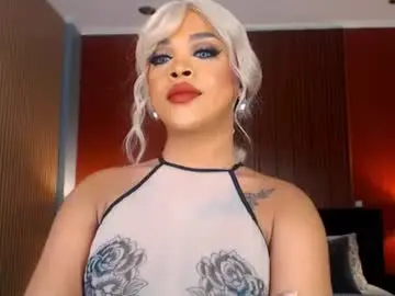 Chaturbate Watch Live Sex Cams of urmajestytyra