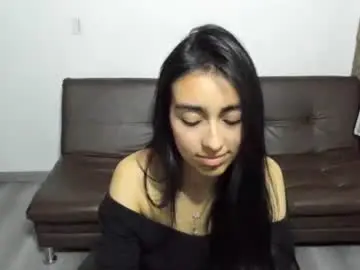 Chaturbate Live Sex Cam of queenbyte_18