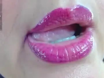 Chaturbate Sex Cam of kerly_doll