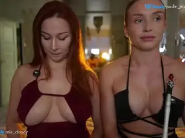 Chaturbate Live Sex of mia_cloudy