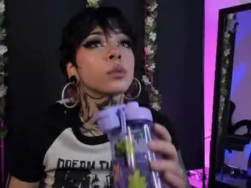 Chaturbate Free Live Porn of misstomie_