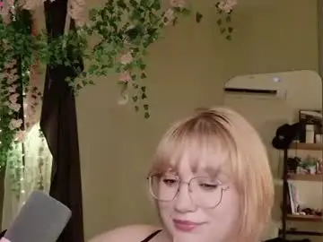 Chaturbate Free Live Porn of morvelyn