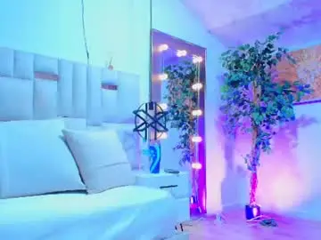 Chaturbate Live Sex Cam of sara_bigass__