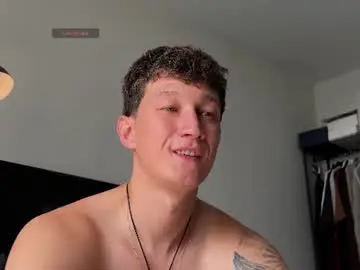 Chaturbate Live Sex Cam of lyon_power_