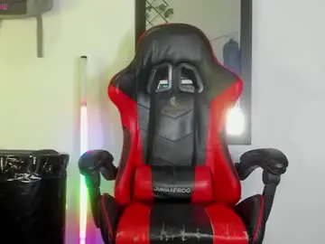 Chaturbate Live Sex Cam of thegemini_prince